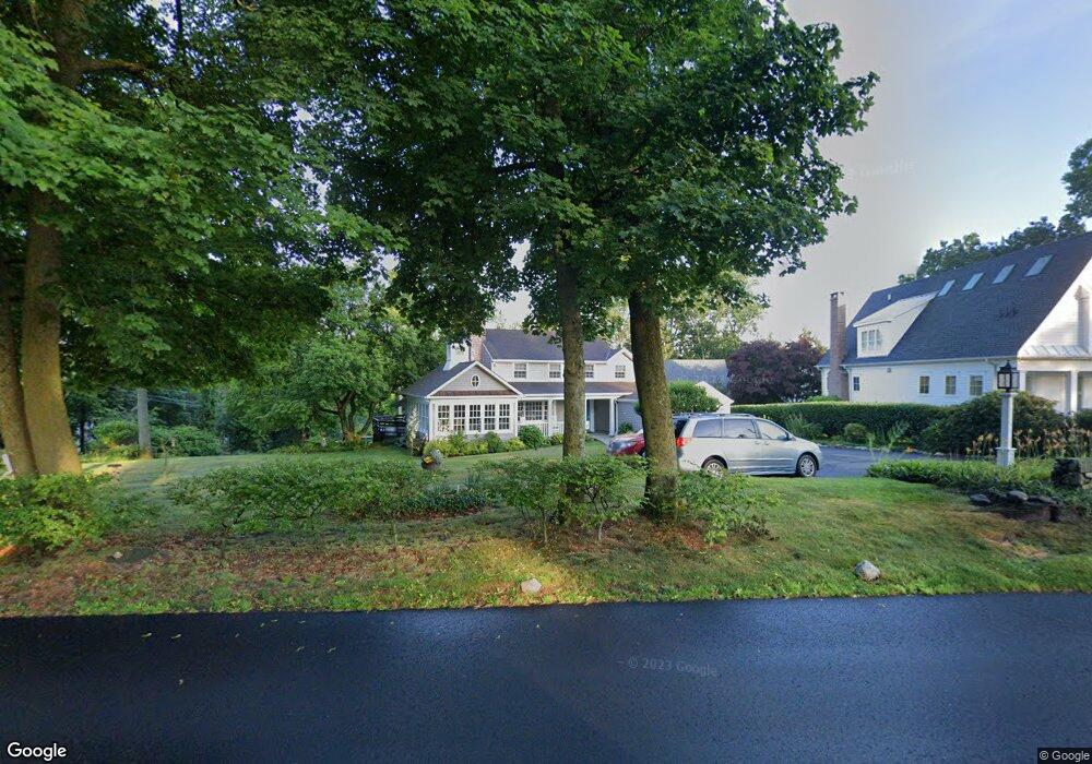 203 Hollow Tree Ridge Rd, Darien, CT 06820 - photo 1