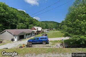 222 Sunshine Ln, Leburn, KY 41831