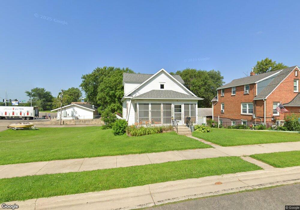 413 Saint Thomas Ave, Albert Lea, MN 56007 - photo 1