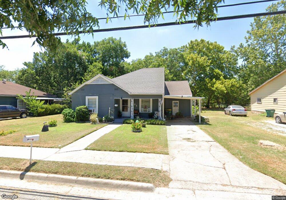 821 N Morris St, Gainesville, TX 76240 - photo 1