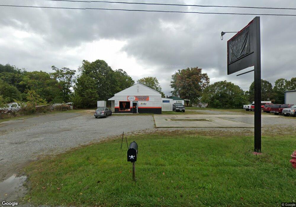 436 W Main St, Louisa, VA 23093 - photo 1