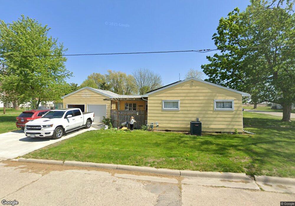 801 N Sherman St, Lincoln, IL 62656 - photo 1