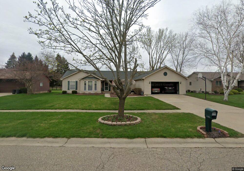 1135 Birchwood Dr, Flushing, MI 48433 - photo 1