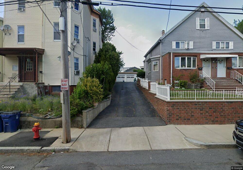 28 Hall St, Revere, MA 02151 - photo 1