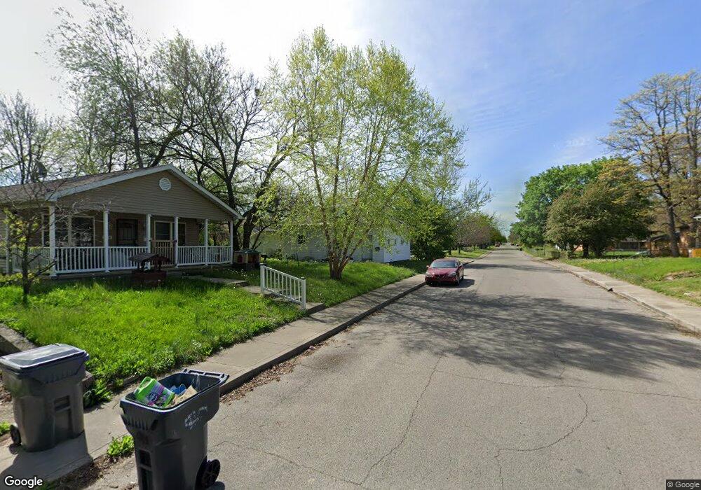 1922 Lincoln St, Anderson, IN 46016 - photo 1