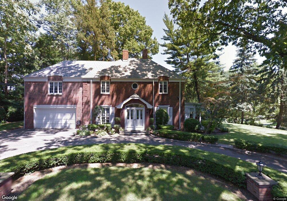 51 Quaker Ridge Rd, Manhasset, NY 11030 - photo 1