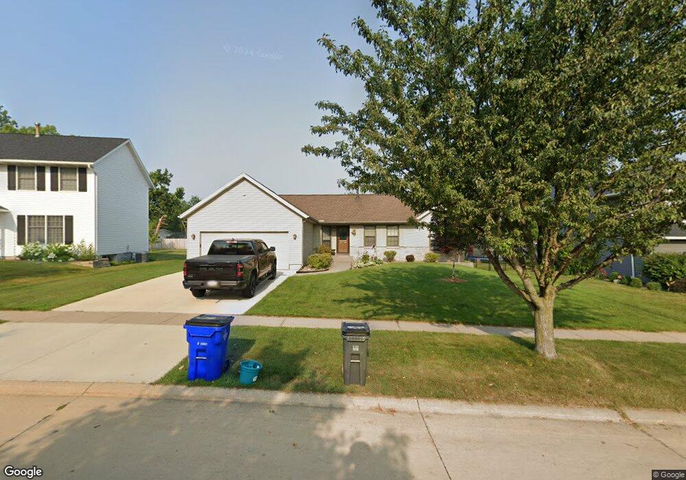 4523 Coventry Ln NE, Cedar Rapids, IA 52402 - photo 1