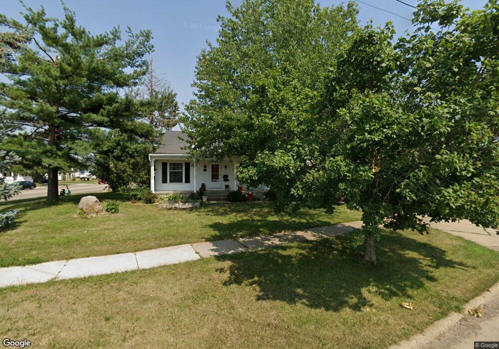 1727 1st Ave SW, Cedar Rapids, IA 52405 - photo 1