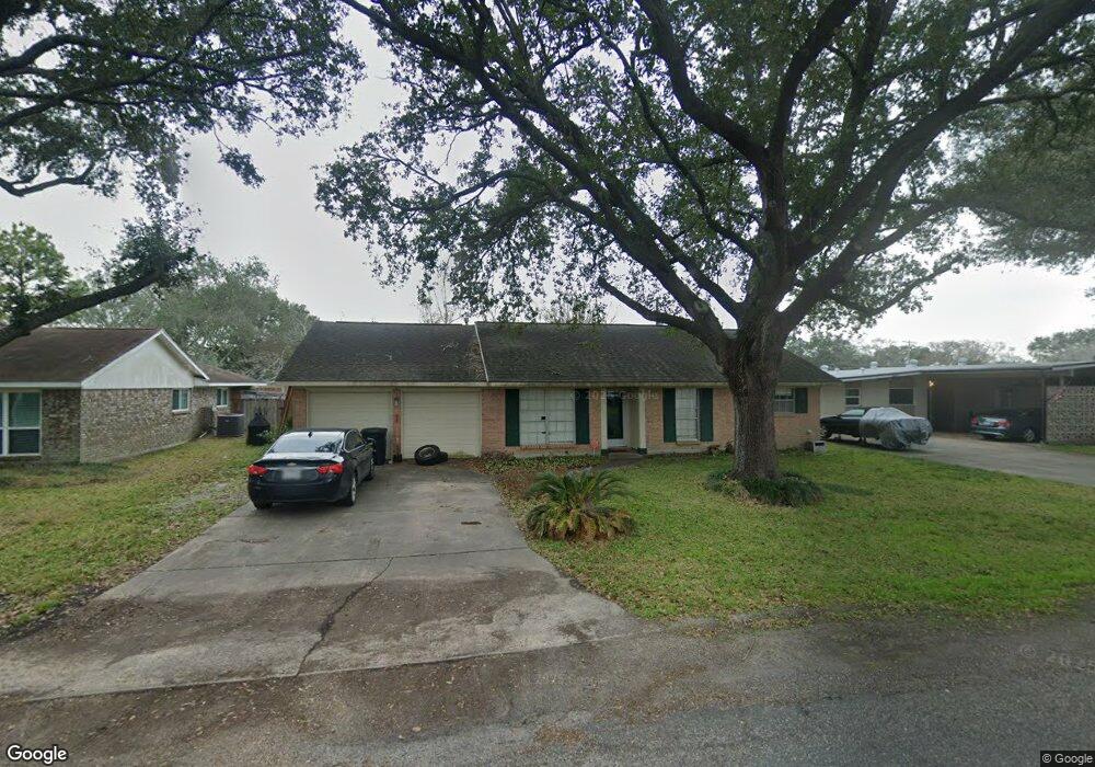 1612 Alta Vista Dr, Alvin, TX 77511 - photo 1