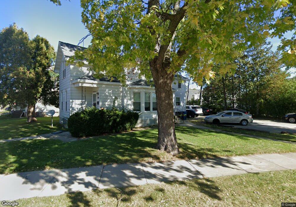 840 Elmwood Ave, Oshkosh, WI 54901 - photo 1