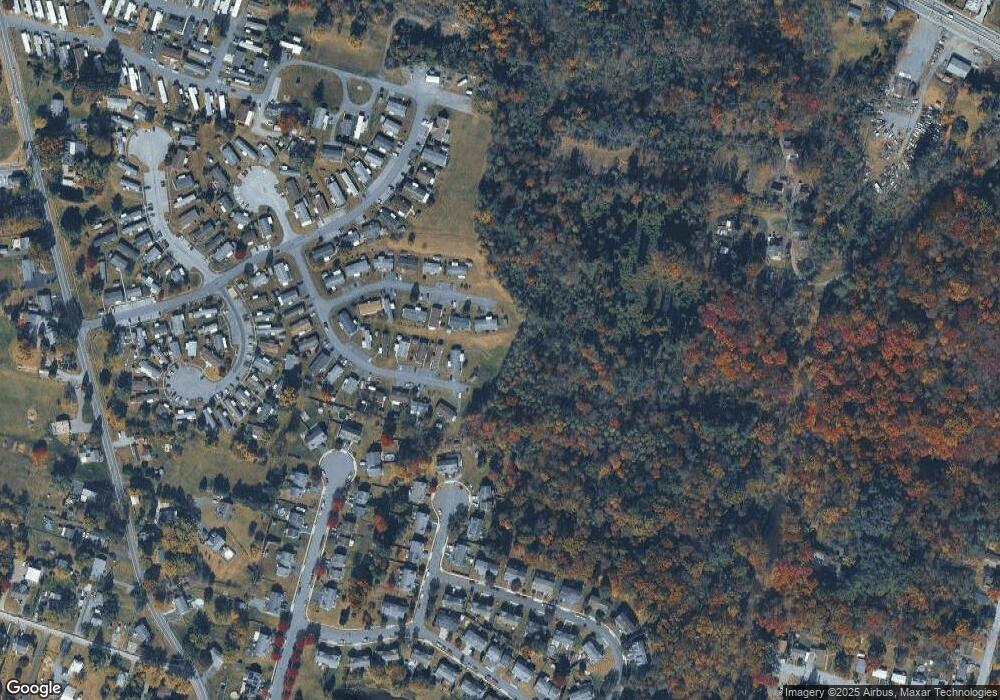 408 Allenbrook Ln, Reading, PA 19606 - photo 1