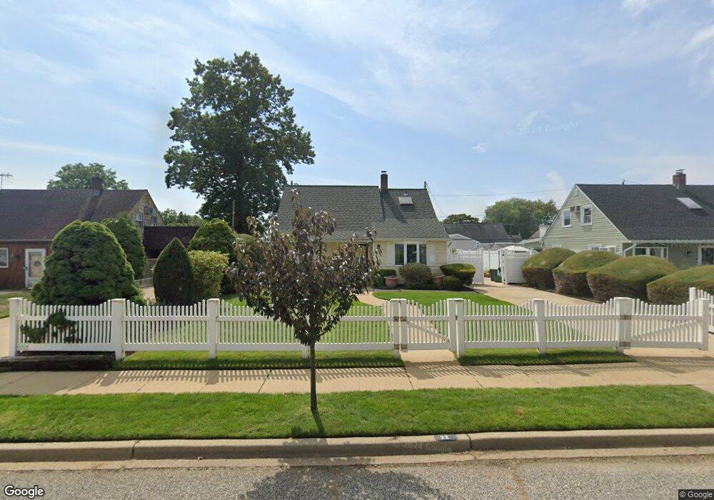 22 Cobble Ln, Levittown, NY 11756 - photo 1