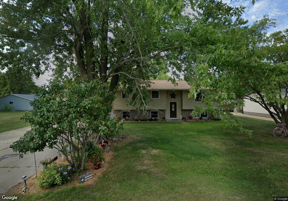 211 N Columbia St, Grandview, IA 52752 - photo 1