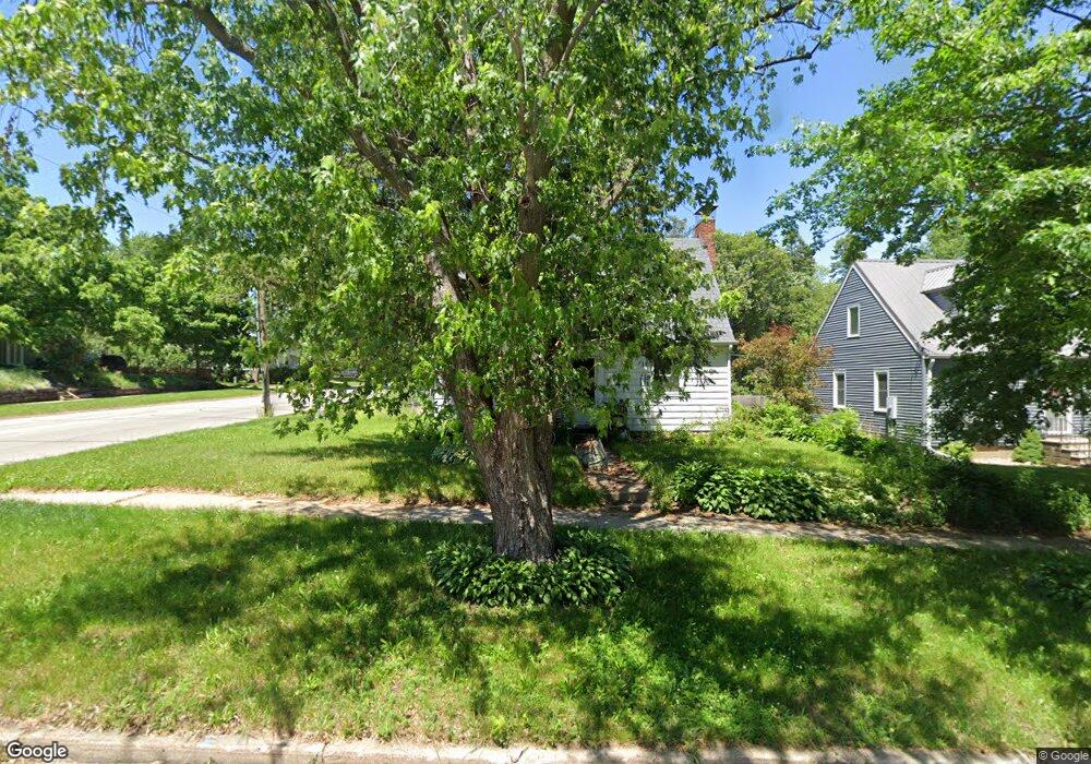 1221 W 3rd St, Cedar Falls, IA 50613 - photo 1