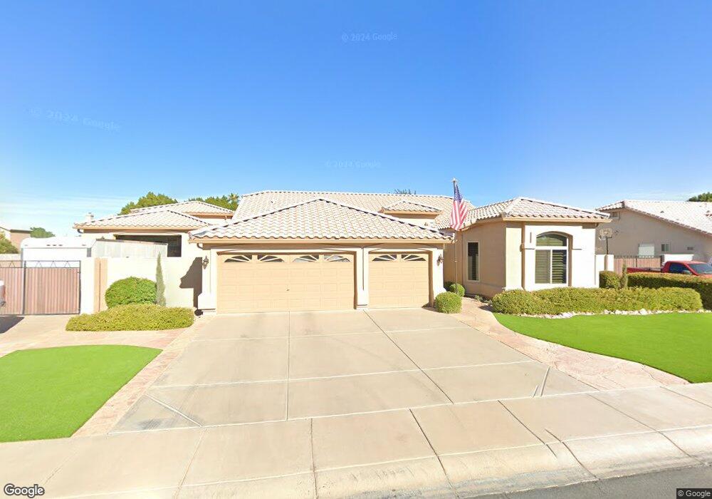 2318 E Victor Rd, Gilbert, AZ 85296 - photo 1