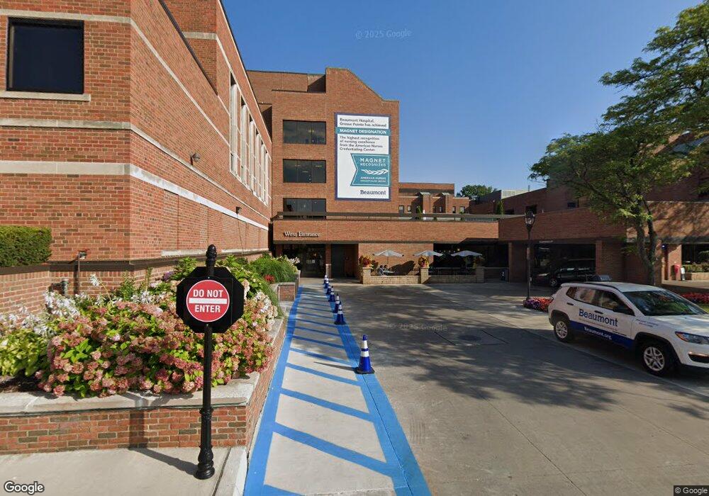 468 Cadieux Rd, Grosse Pointe, MI 48230 - photo 1