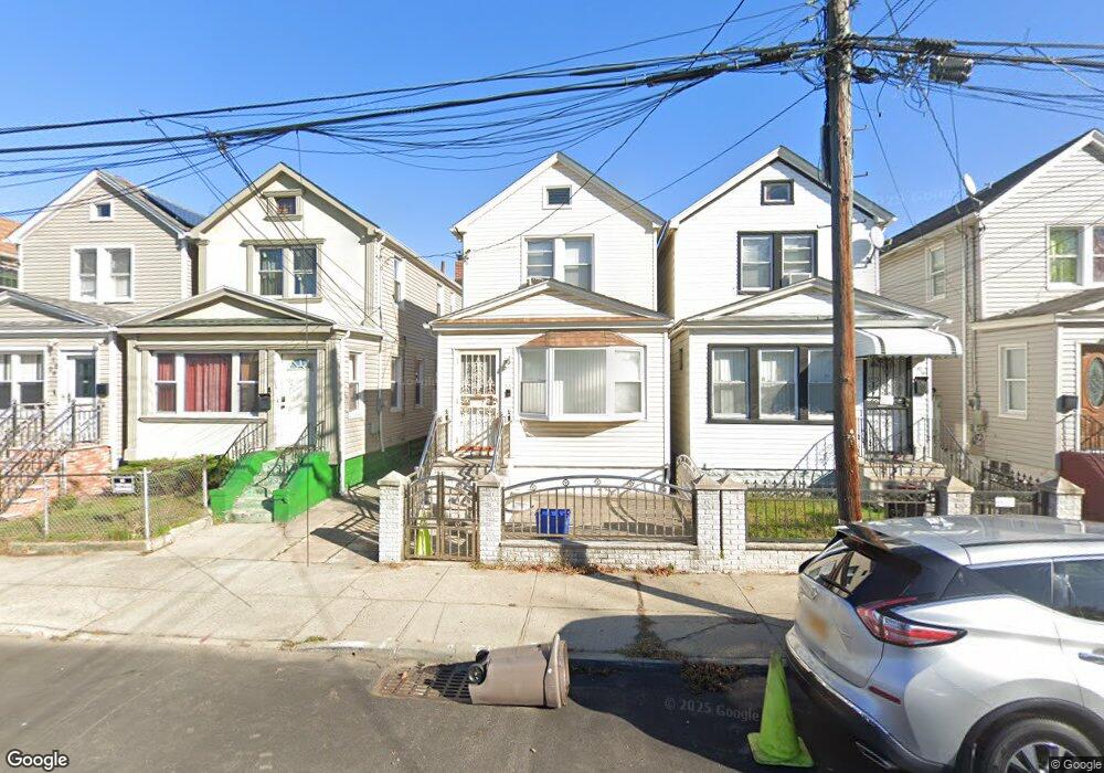 11631 148th St, Jamaica, NY 11436 - photo 1