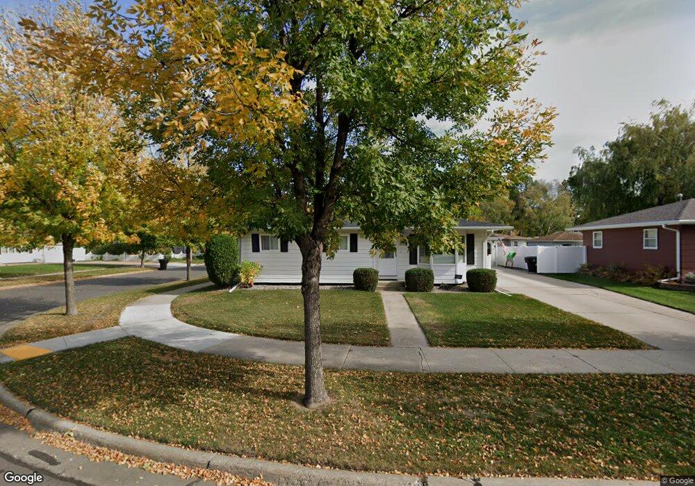 1719 Drees Dr, Grand Forks, ND 58201 - photo 1