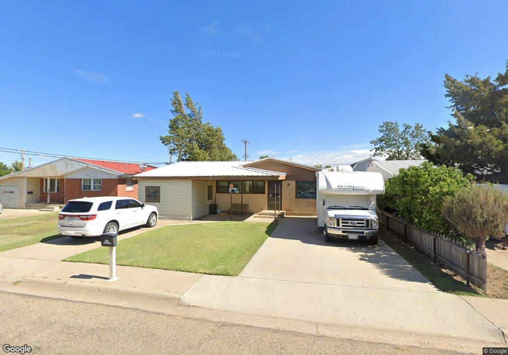 412 N Meredith Ave, Dumas, TX 79029 - photo 1