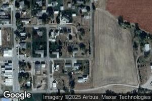 207 E 5th St, Wynot, NE 68792
