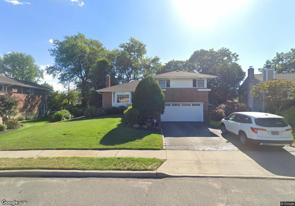 108 Belmont Cir, Syosset, NY 11791 - photo 1
