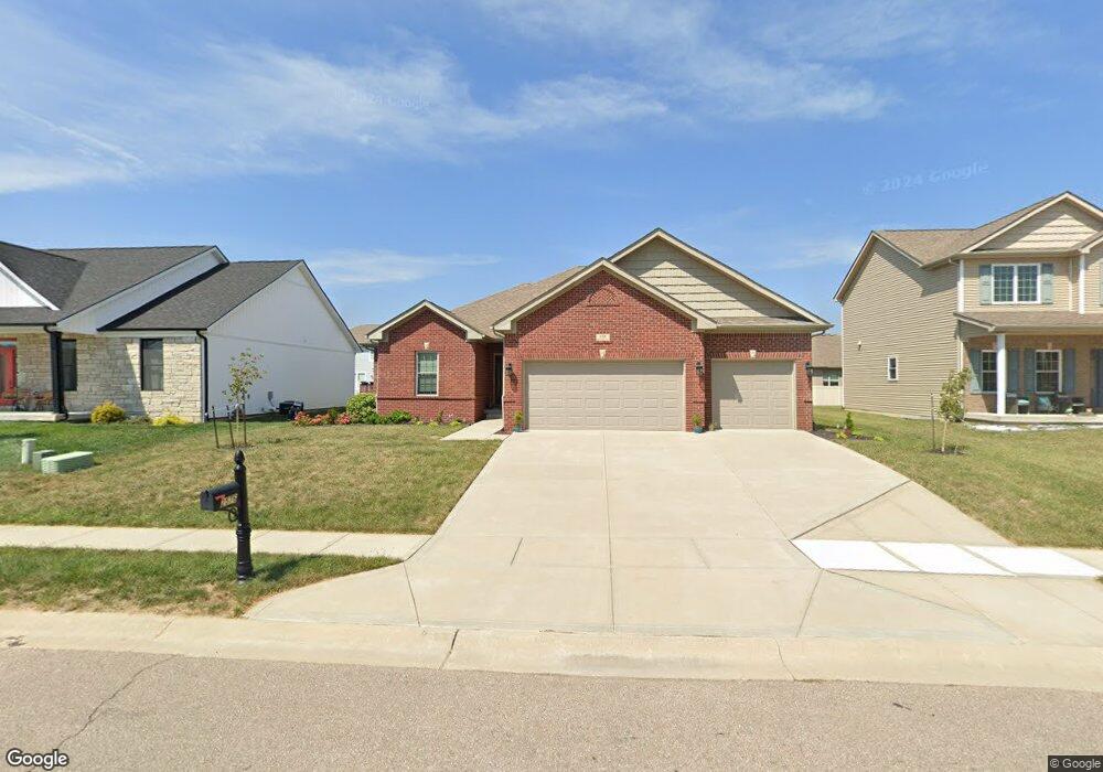 2576 Daffodil Ct E, Columbus, IN 47201 - photo 1