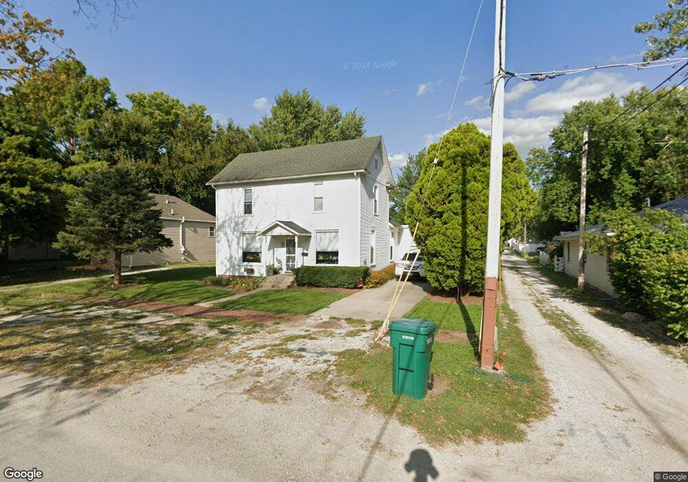 505 N Center St, Tuscola, IL 61953 - photo 1