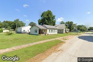 417 E Main St, Hardin, MO 64035