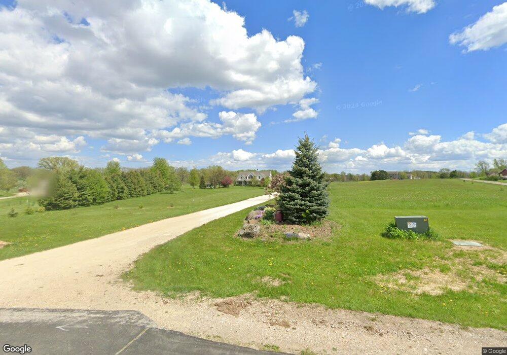 8196 Broadview Ln, Kewaskum, WI 53040 - photo 1