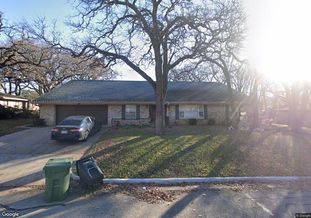 304 Glenn Dr, Hurst, TX 76053 - photo 1