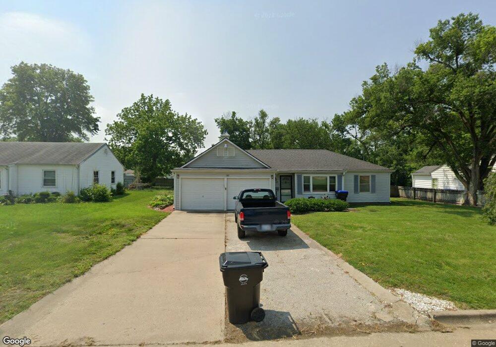 2517 SW 22nd St, Topeka, KS 66611 - photo 1