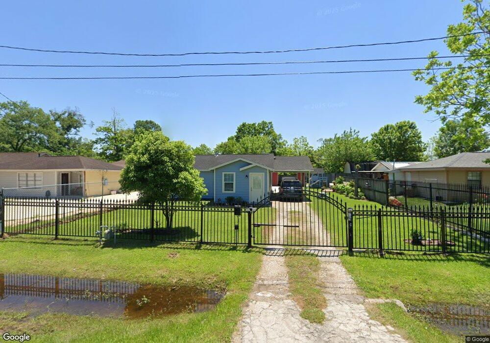5606 Gaston St, Houston, TX 77016 - photo 1