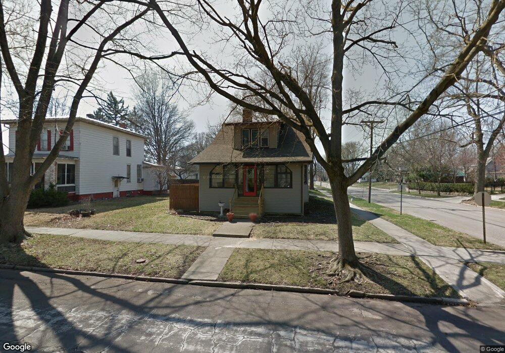 601 Tremont St, Lincoln, IL 62656 - photo 1