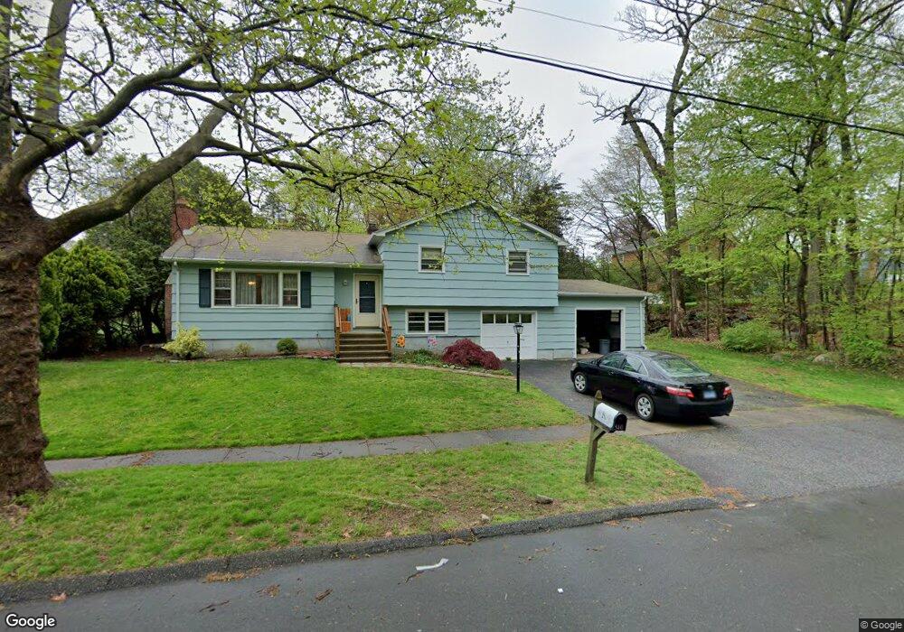 540 N Johnson Ln, Stratford, CT 06614 - photo 1