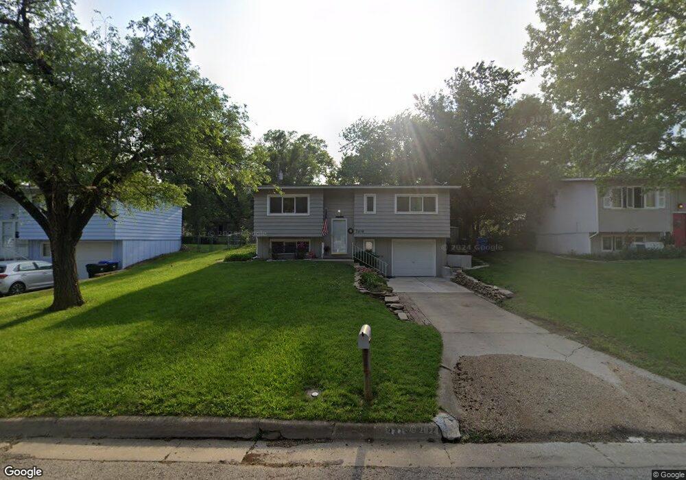 3419 SW Lakeside Dr, Topeka, KS 66614 - photo 1