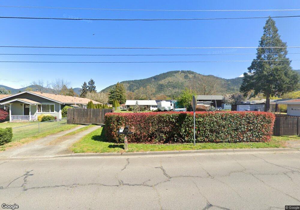 1731 Cloverlawn Dr, Grants Pass, OR 97527 - photo 1