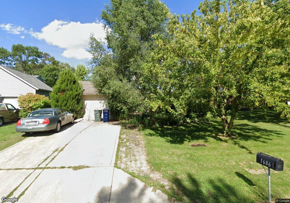 1686 Bluhm Rd, Columbus, OH 43223 - photo 1