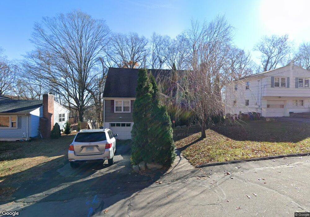 67 Seneca Rd, New Haven, CT 06515 - photo 1