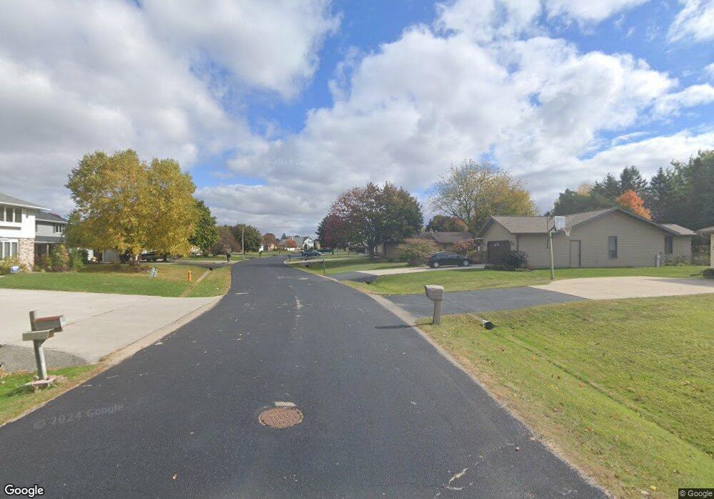 W W Sunnyview Cir, Appleton, WI 54914 - photo 1