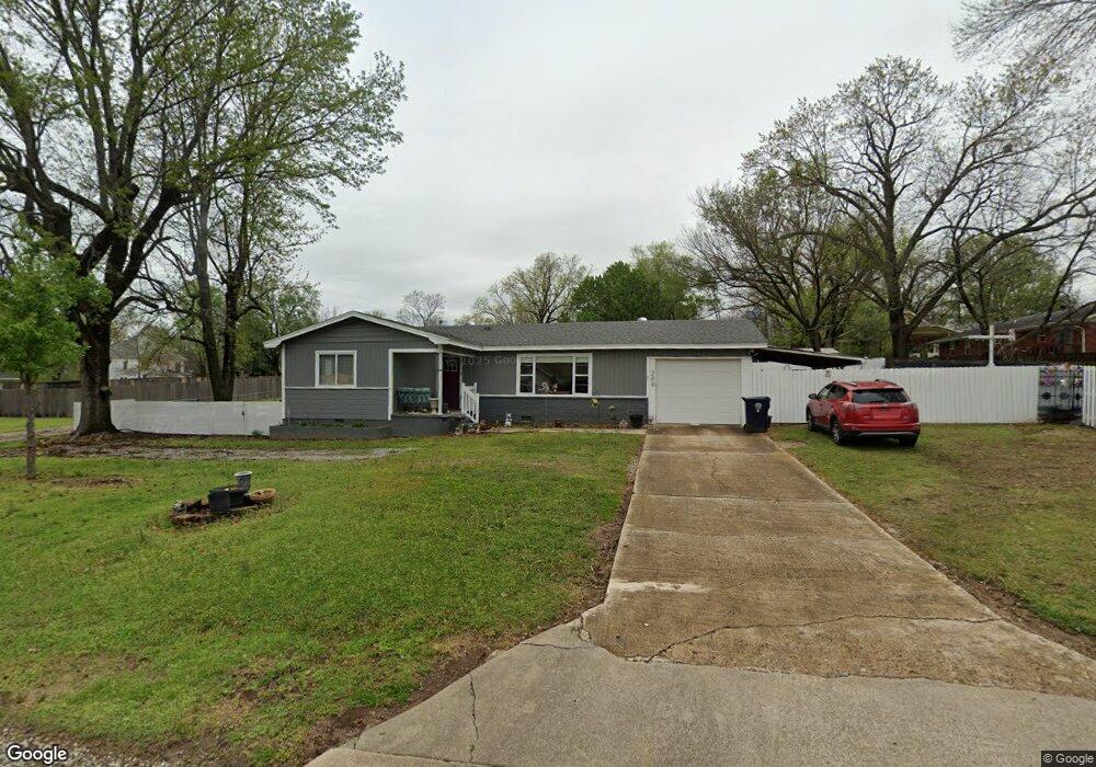 200 E Mccormick St, Prairie Grove, AR 72753 - photo 1