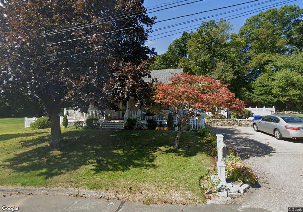 4 Wren St, Pawcatuck, CT 06379 - photo 1