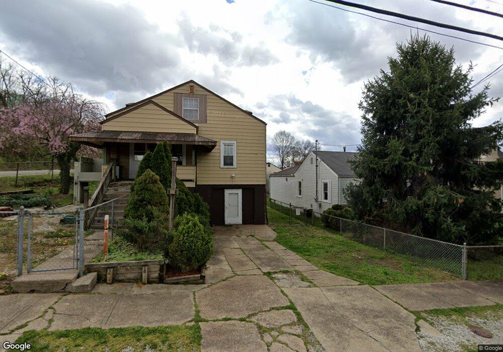 566 20th St, Dunbar, WV 25064 - photo 1