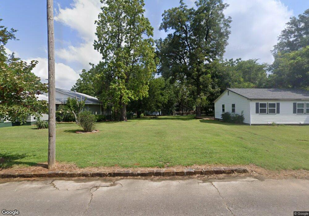 203 E Bissell St, Hugo, OK 74743 - photo 1