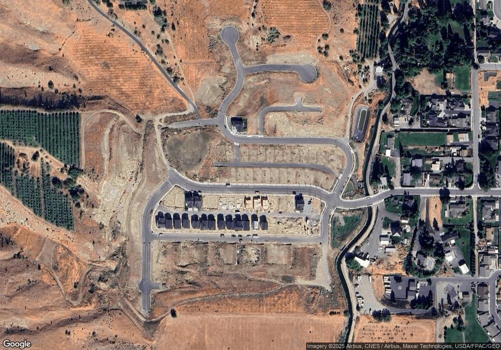 2136 Maple St, Wenatchee, WA 98801 - photo 1