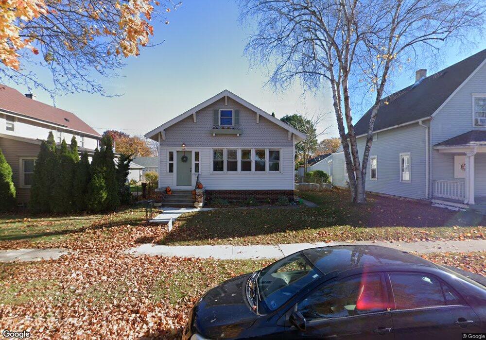 851 N 15th St, Manitowoc, WI 54220 - photo 1