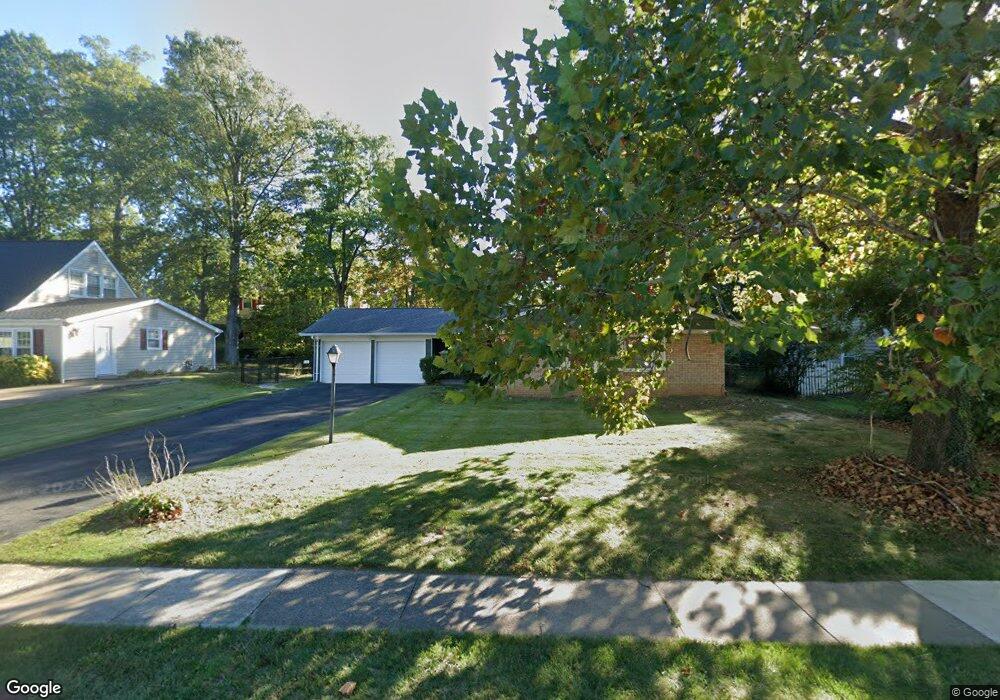 13121 Melville Ln, Fairfax, VA 22033 - photo 1