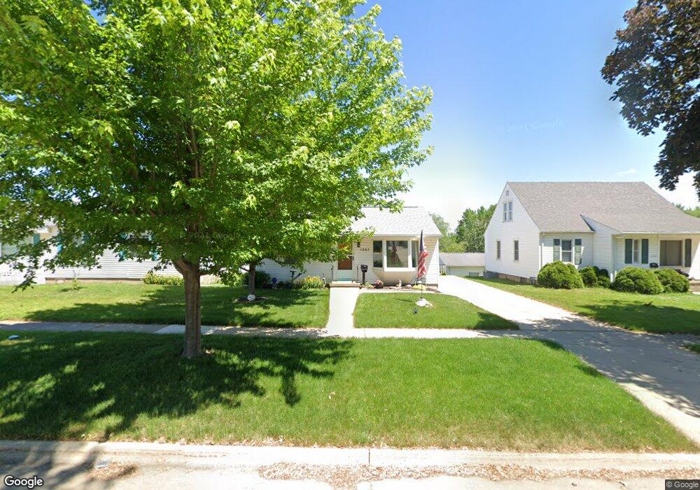 1207 W 10th St, Cedar Falls, IA 50613 - photo 1