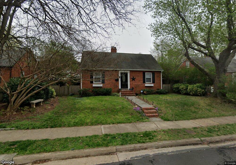 147 Moncure Dr, Alexandria, VA 22314 - photo 1