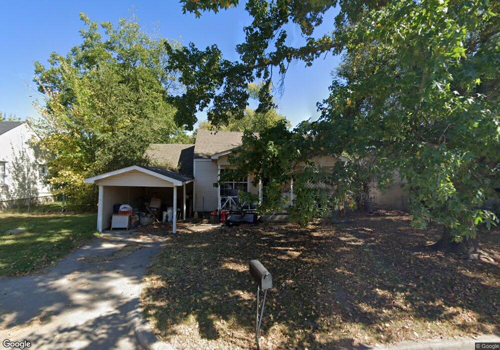 303 N Orphan St, Pryor, OK 74361 - photo 1