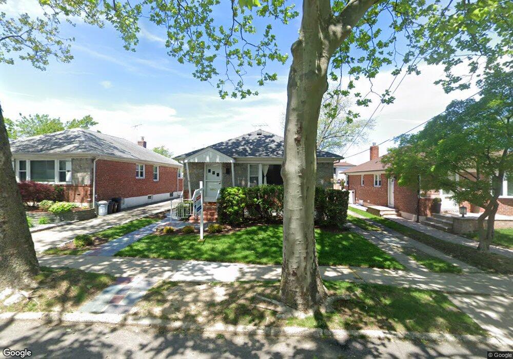 262-21 60th Rd unit House, Flushing, NY 11362 - photo 1